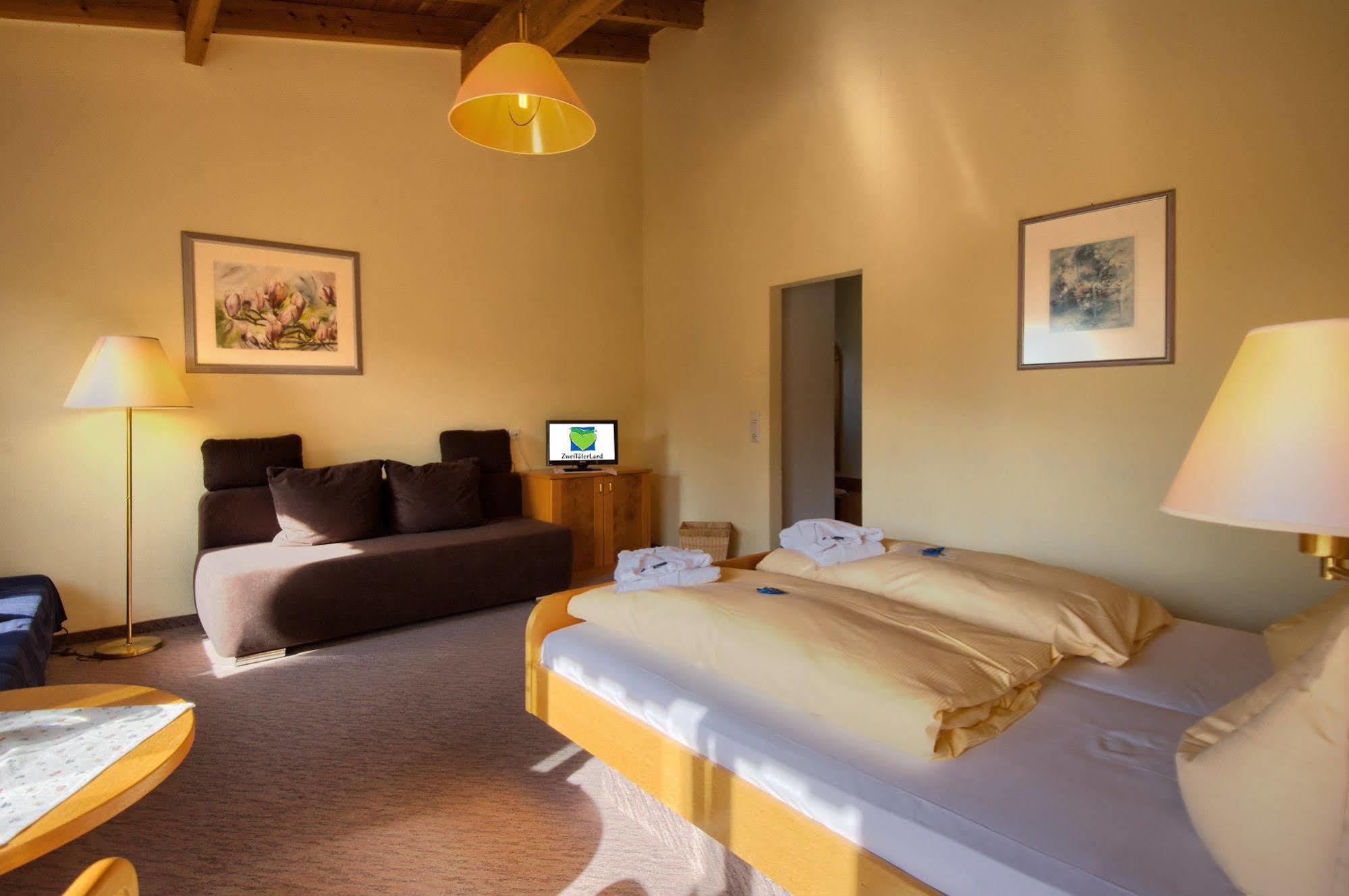 Hotel Suggenbad Waldkirch Buitenkant foto